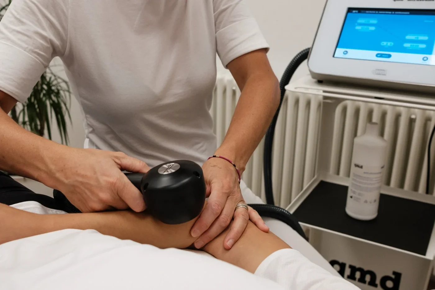 Trattamento terapeutico con ultrasound cryo-thermal